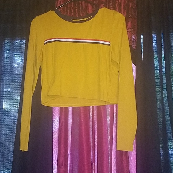 I'm selling a crop top from Heart & Hips - Picture 1 of 2